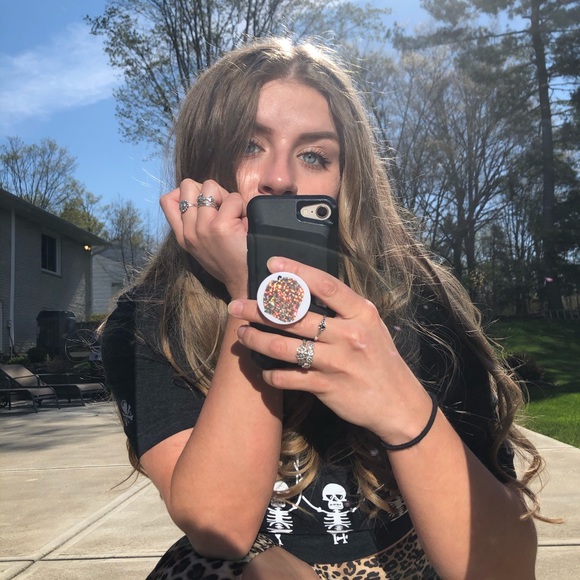 Meet your Posher, Samantha - Picture 1 of 1